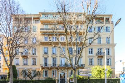 4 bedroom Apartment for sale in Carre d'Or, Nice, Provence Alpes Cote d'Azur