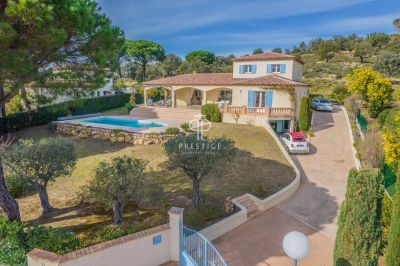 Spacious 3 bedroom Villa for sale with sea view in Sainte Maxime, Cote d'Azur French Riviera