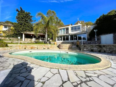 Quiet 5 bedroom House for sale with sea view and countryside view in La Turbie, Cote d'Azur French Riviera