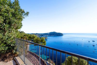 Bright 3 bedroom Duplex Apartment for sale with panoramic view and sea view in Villefranche sur Mer, Cote d'Azur French Riviera