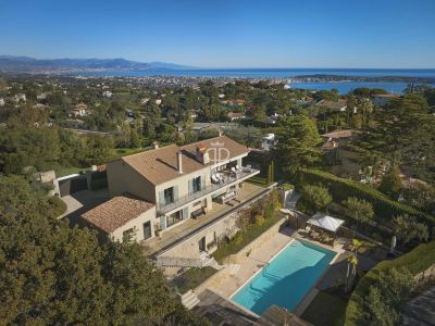 Immaculate 5 bedroom House for sale with sea view and countryside view in Vallauris, Cote d'Azur French Riviera