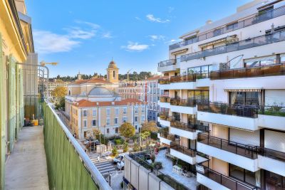 Bright 2 bedroom Apartment for sale in Nice, Cote d'Azur French Riviera