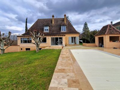 Beautiful 5 bedroom House for sale in Lalinde, Aquitaine — Prestige ...