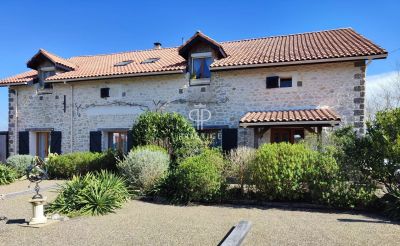 Renovated 4 bedroom House for sale with countryside view in Pouillon, Aquitaine