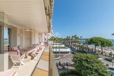 Bright 3 bedroom Penthouse Apartment for sale with panoramic view and sea view in La Croisette, Cannes, Provence Alpes Cote d'Azur