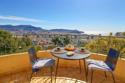 Bright 4 bedroom House for sale with panoramic view and sea view in Nice, Provence Alpes Cote d'Azur