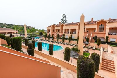 Inviting 3 bedroom Townhouse for sale in Praia da Luz, Algarve