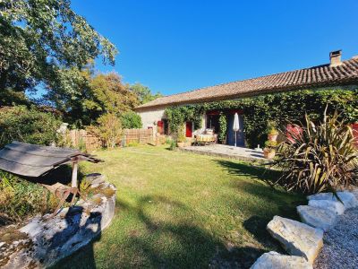 Character 4 bedroom House for sale with countryside view in Sigoules, Nouvelle Aquitaine