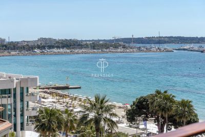 Immaculate 2 bedroom Apartment for sale with panoramic view and sea view in La Croisette, Cannes, Provence Alpes Cote d'Azur