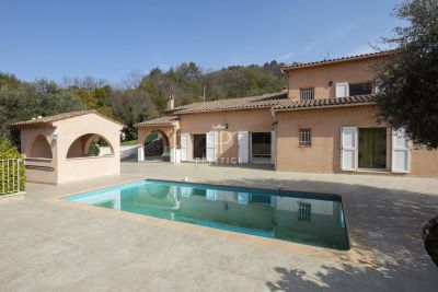 Quiet 4 bedroom House for sale with countryside view and panoramic view in Grasse, Provence Alpes Cote d'Azur