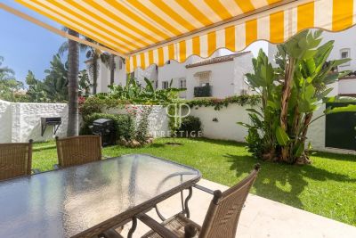 Immaculate 2 bedroom Ground Floor Apartment for sale in Estepona, Andalucia