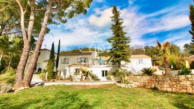 Lovingly Maintained 5 bedroom House for sale with countryside view in Montpellier, Occitanie