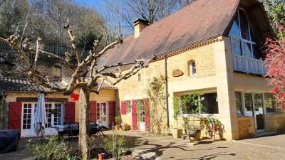 Character 2 bedroom House for sale with countryside view in La Roque Gageac, Nouvelle Aquitaine