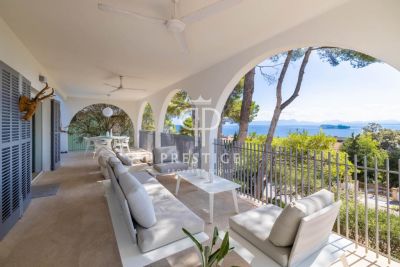 Bright 3 bedroom House for sale with sea view in Alcudia, Mallorca