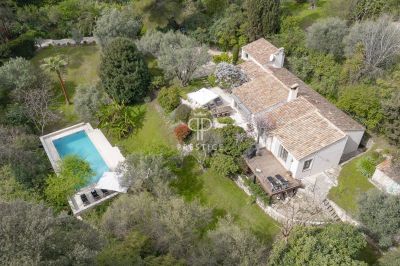 Immaculate Villa for sale with countryside view and panoramic view in Grasse, Provence Alpes Cote d'Azur