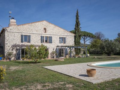 5 bedroom Farmhouse for sale with countryside view with Income Potential in Ille sur Tet, Occitanie