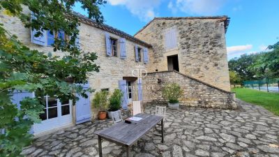 Character 5 bedroom Farmhouse for sale with panoramic view in Loubers, Occitanie