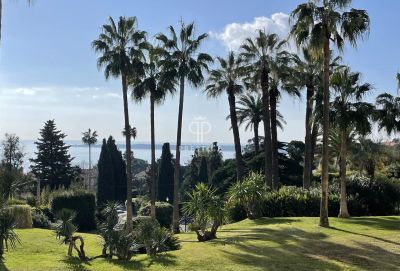 Inviting 2 bedroom Apartment for sale with sea view and panoramic view in Californie, Cannes, Provence Alpes Cote d'Azur