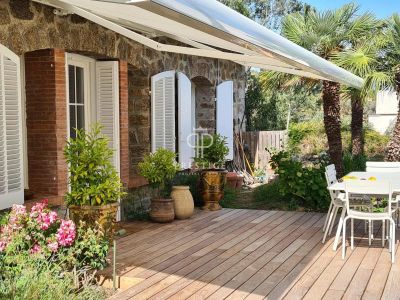 Quiet 2 bedroom Villa for sale with panoramic view and sea view in Croix des Gardes, Cannes, Provence Alpes Cote d'Azur