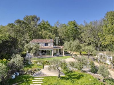 Quiet 4 bedroom House for sale with panoramic view and countryside view in Valbonne, Provence Alpes Cote d'Azur