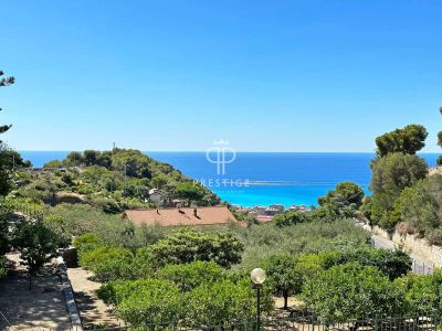 4 bedroom Villa for sale with sea view with Income Potential in Bordighera, Liguria