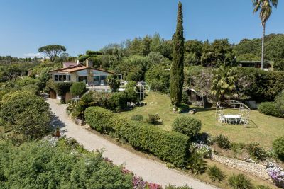 Bright 4 bedroom House for sale with panoramic view and sea view in Cannes, Provence Alpes Cote d'Azur