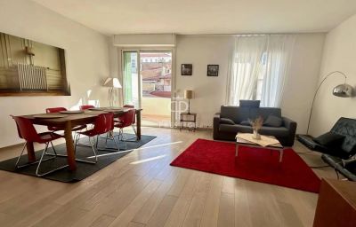 Bright 2 bedroom Apartment for sale in Banane, Cannes, Provence Alpes Cote d'Azur