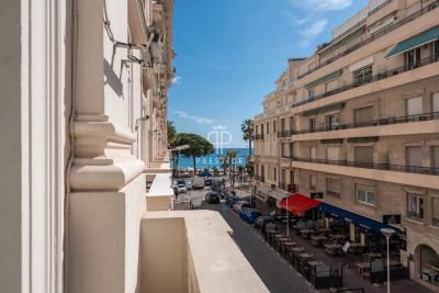 Immaculate 3 bedroom Apartment for sale with sea view in La Croisette, Cannes, Provence Alpes Cote d'Azur