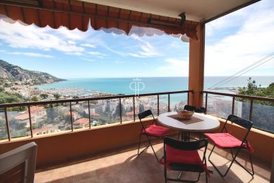 Bright 2 bedroom Apartment for sale with sea view in Menton, Provence Alpes Cote d'Azur