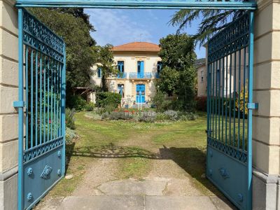 Character 6 bedroom House for sale in Lamalou les Bains, Occitanie