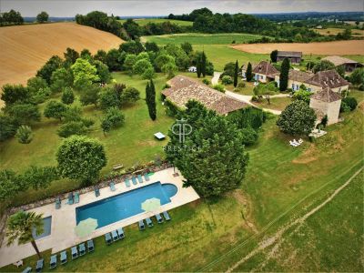 Income Producing 13 bedroom Farmhouse for sale with countryside view in Villereal, Nouvelle Aquitaine