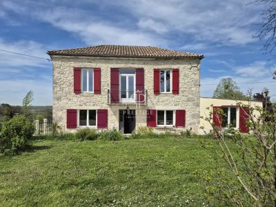 Renovated 6 bedroom Farmhouse for sale with countryside view in Nerac, Nouvelle Aquitaine