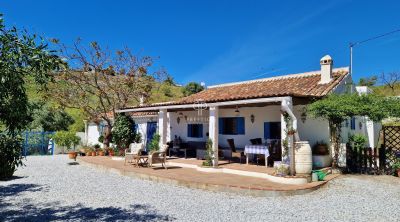 3 bedroom House for sale with countryside view with Income Potential in Velez Malaga, Andalucia