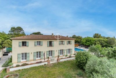 Designer 6 bedroom House for sale with countryside view in Flassans sur Issole, Provence Alpes Cote d'Azur