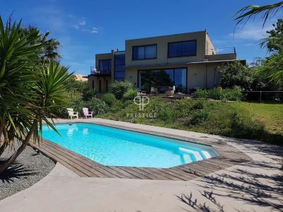 Architect Designed 4 bedroom House for sale with panoramic view in Perpignan, Occitanie