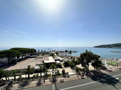 Spacious 3 bedroom Apartment for sale with panoramic view in Roquebrune Cap Martin, Provence Alpes Cote d'Azur