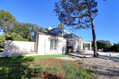 Modern 3 bedroom Villa for sale with countryside view in Frejus, Provence Alpes Cote d'Azur