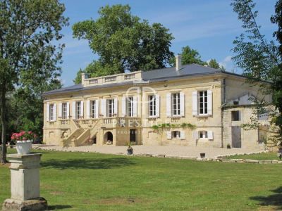 9 bedroom Chateau for sale with Income Potential in Blaye, Nouvelle Aquitaine