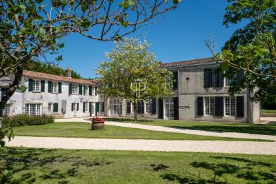 7 bedroom Manor House for sale with countryside view with Income Potential in La Rochelle, Nouvelle Aquitaine