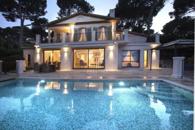 Luxury 5 bedroom Villa for sale with panoramic and sea views in Cap d'Antibes, Provence Alpes Cote d'Azur