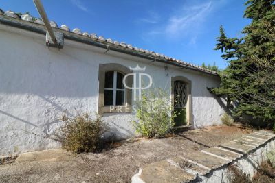 Character 2 bedroom Villa for sale in Sao Bras de Alportel, Algarve