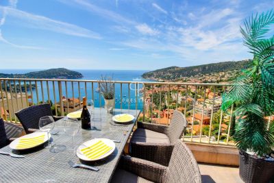 Bright 2 bedroom Apartment for sale with panoramic and sea views in Villefranche sur Mer, Provence Alpes Cote d'Azur