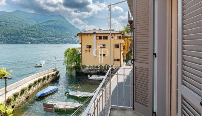 Bright 2 bedroom Townhouse for sale in Carate Urio, Lombardy