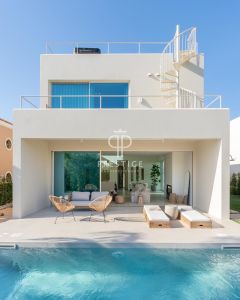 Furnished 3 bedroom Villa for sale with sea view in Santa Barbara de Nexe, Algarve