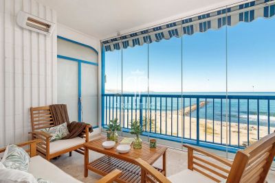 Beachfront 3 bedroom for sale with sea view in El Campello, Valencia