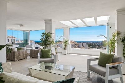 Immaculate 7 bedroom Apartment for sale with sea and panoramic views in Nueva Andalucia, Andalucia