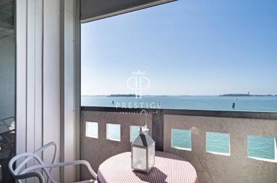 Waterfront 2 bedroom Apartment for sale with sea view in Giudecca, Venice, Veneto