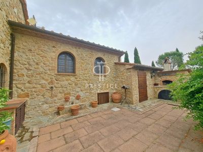 Authentic 2 bedroom House for sale with countryside view in Volterra, Tuscany