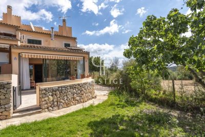 Bright 4 bedroom Townhouse for sale with countryside view in Selva, Mallorca