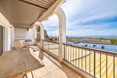 Bright 3 bedroom Apartment for sale with sea view in Puerto Portals, Mallorca